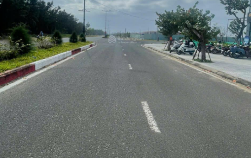 Bán shophouse đối diện biển Tuy Hòa công viên biển, sổ hồng riêng nhận nhà ngay